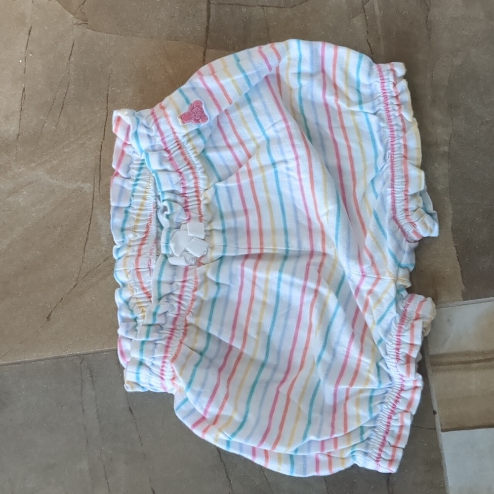 Baby Gap shorts 6-12 month